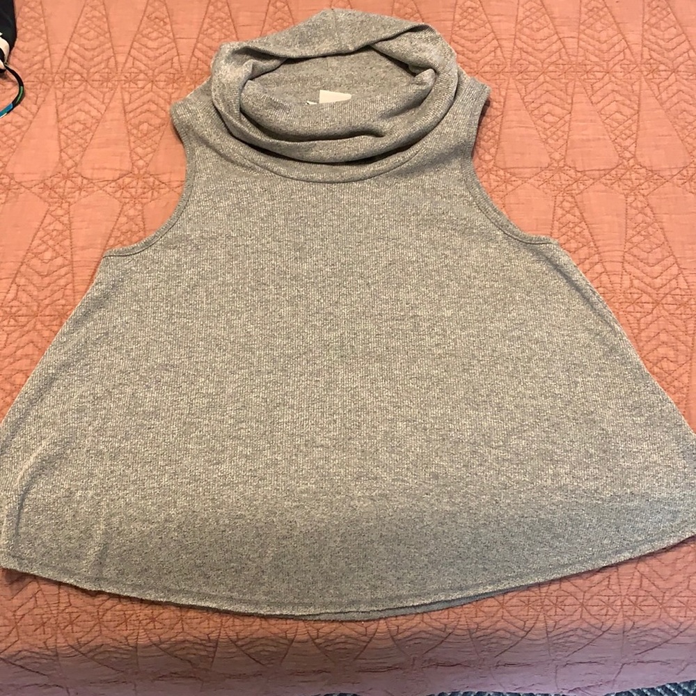 Cute cowl neck summer crop